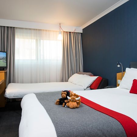 Holiday Inn Express Warwick - Stratford-Upon-Avon, An Ihg Hotel Extérieur photo