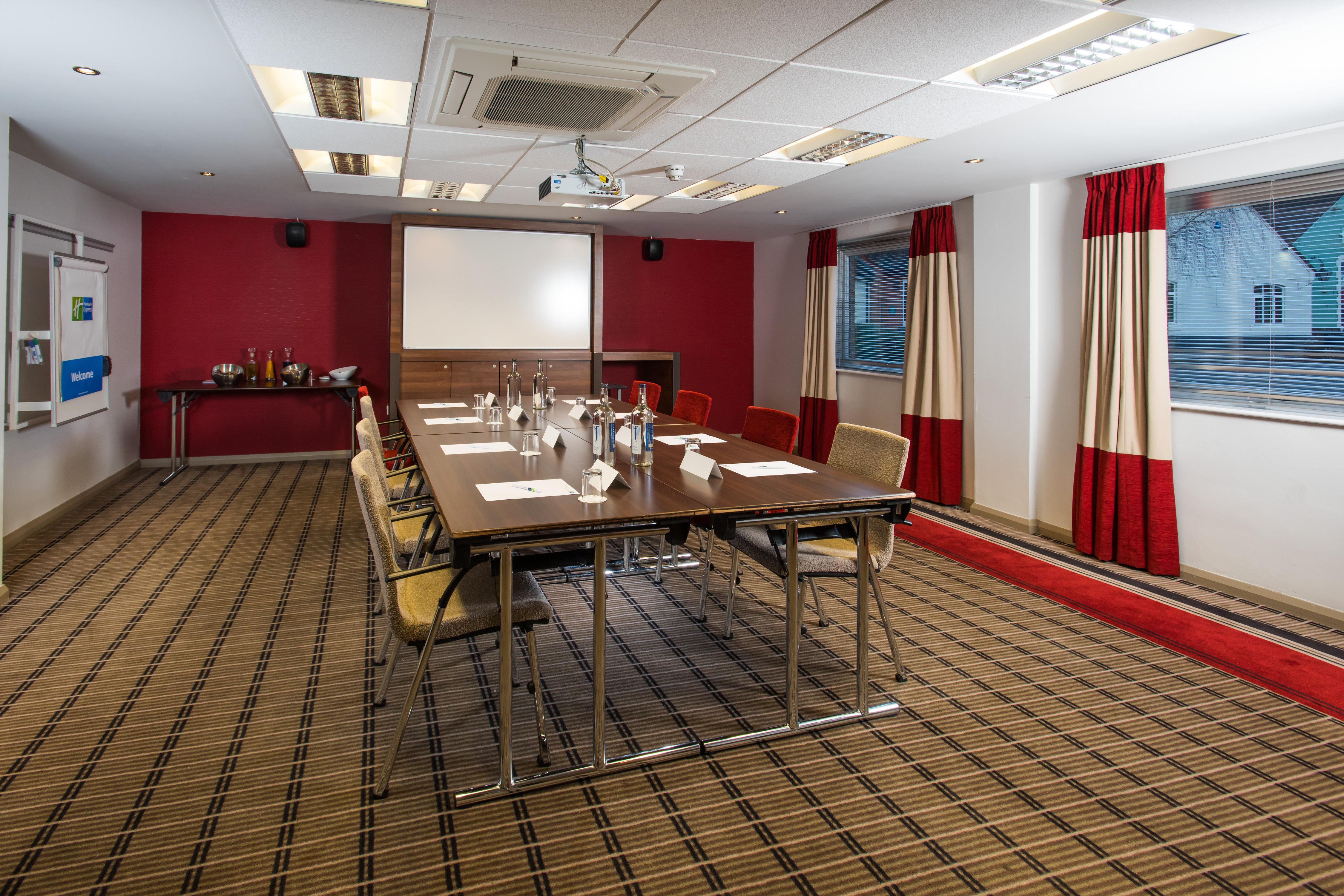 Holiday Inn Express Warwick - Stratford-Upon-Avon, An Ihg Hotel Extérieur photo