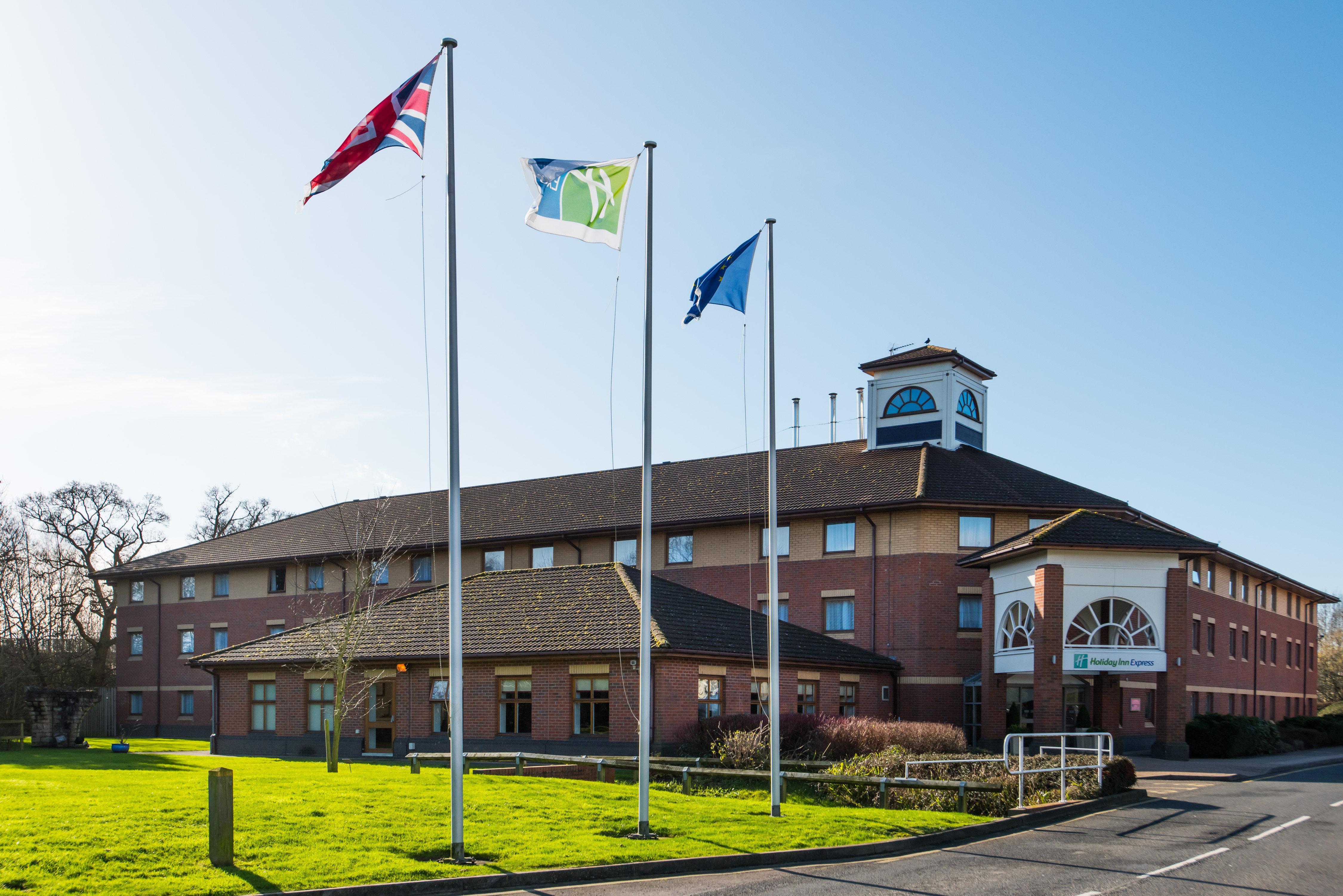 Holiday Inn Express Warwick - Stratford-Upon-Avon, An Ihg Hotel Extérieur photo