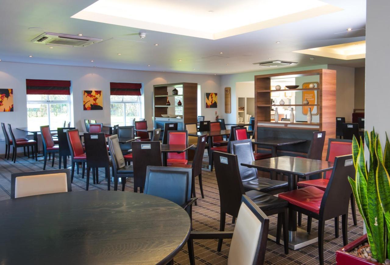 Holiday Inn Express Warwick - Stratford-Upon-Avon, An Ihg Hotel Extérieur photo