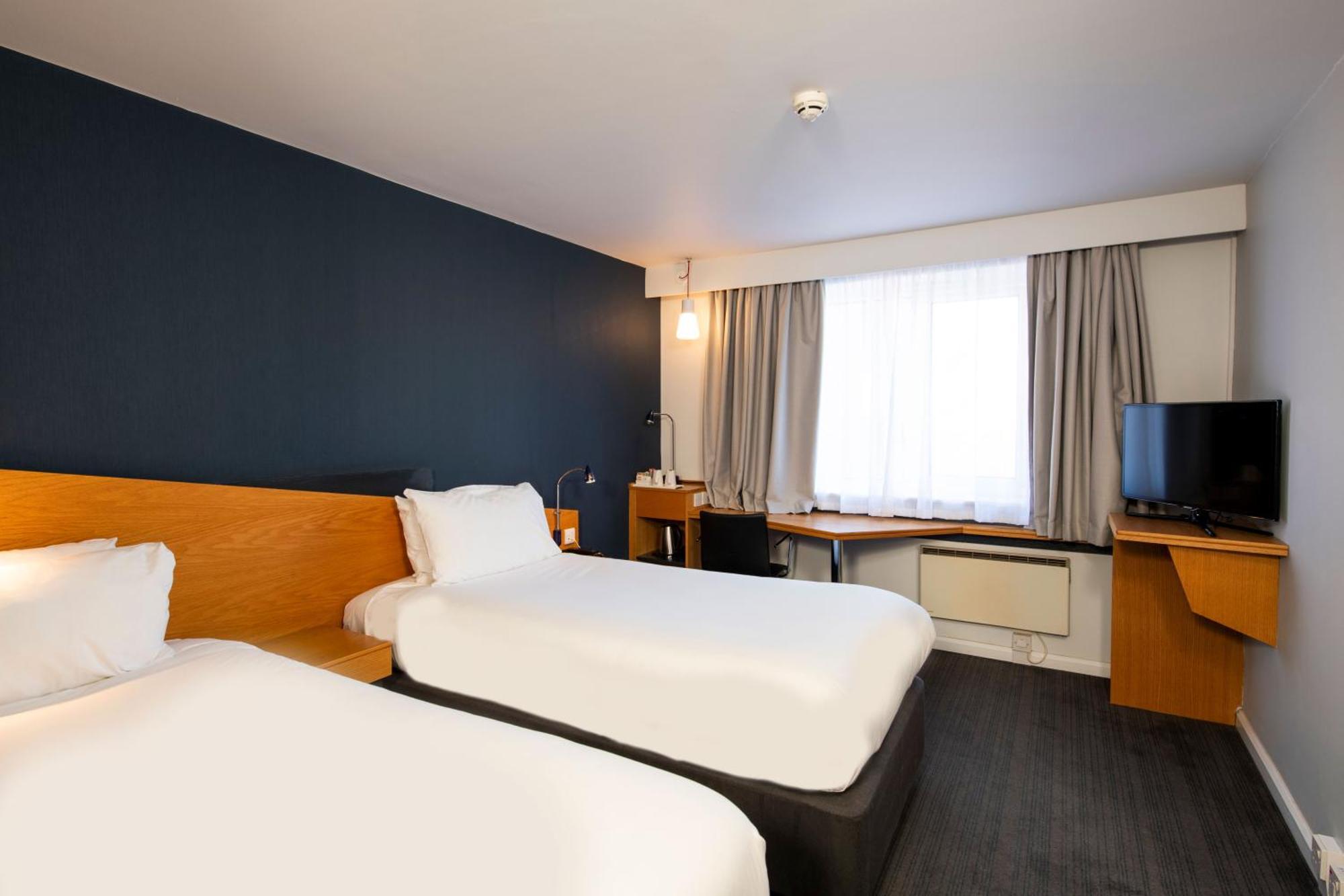 Holiday Inn Express Warwick - Stratford-Upon-Avon, An Ihg Hotel Extérieur photo