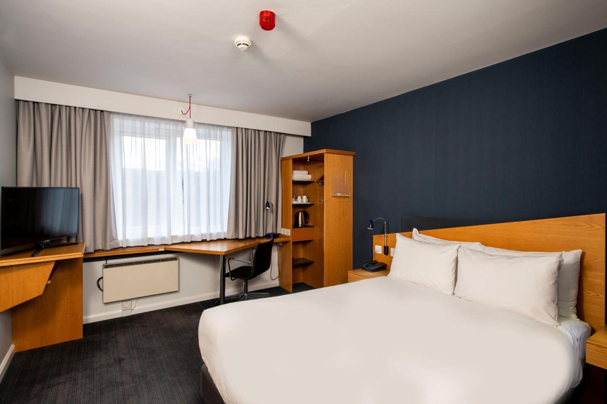 Holiday Inn Express Warwick - Stratford-Upon-Avon, An Ihg Hotel Extérieur photo