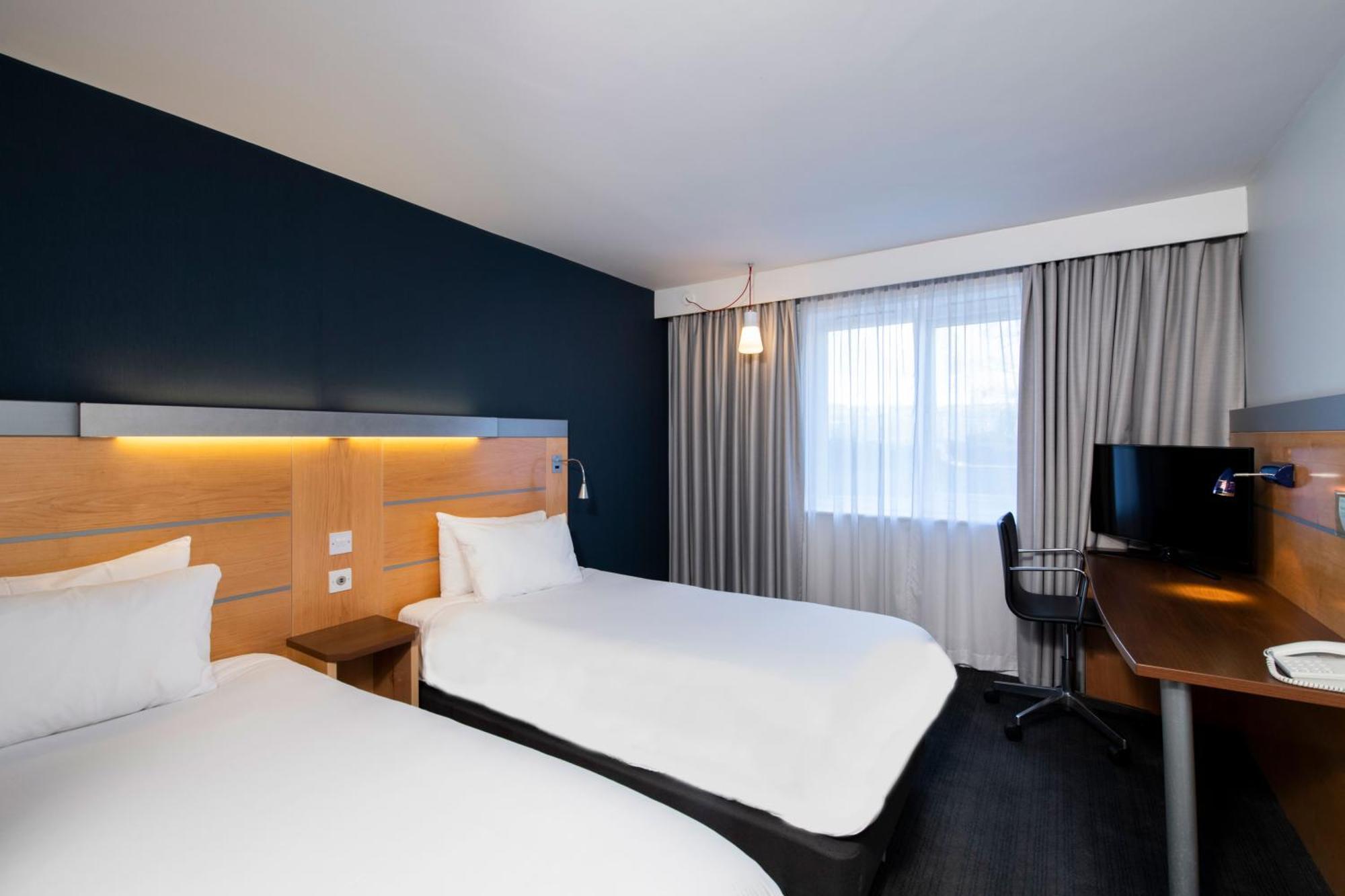 Holiday Inn Express Warwick - Stratford-Upon-Avon, An Ihg Hotel Chambre photo