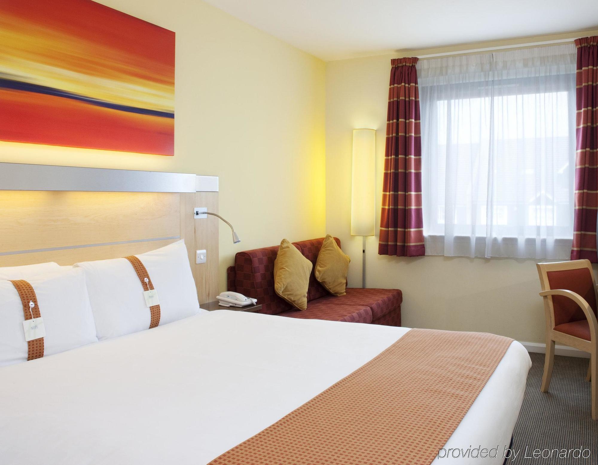 Holiday Inn Express Warwick - Stratford-Upon-Avon, An Ihg Hotel Extérieur photo