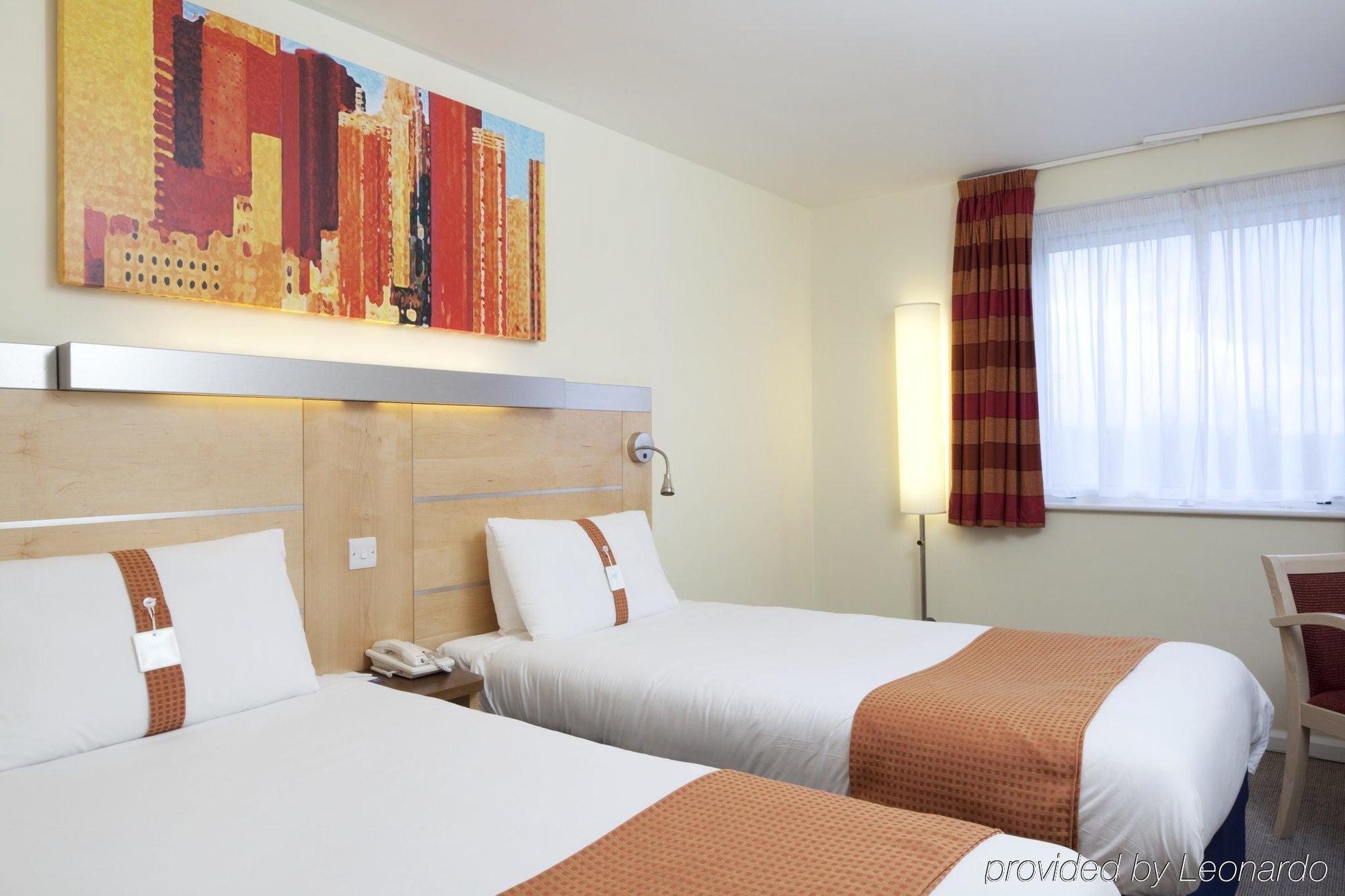 Holiday Inn Express Warwick - Stratford-Upon-Avon, An Ihg Hotel Extérieur photo