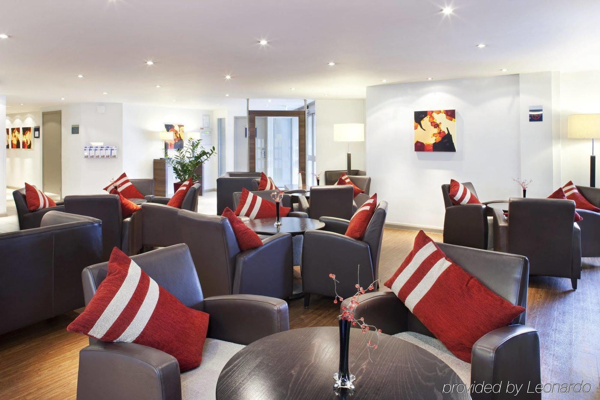 Holiday Inn Express Warwick - Stratford-Upon-Avon, An Ihg Hotel Extérieur photo