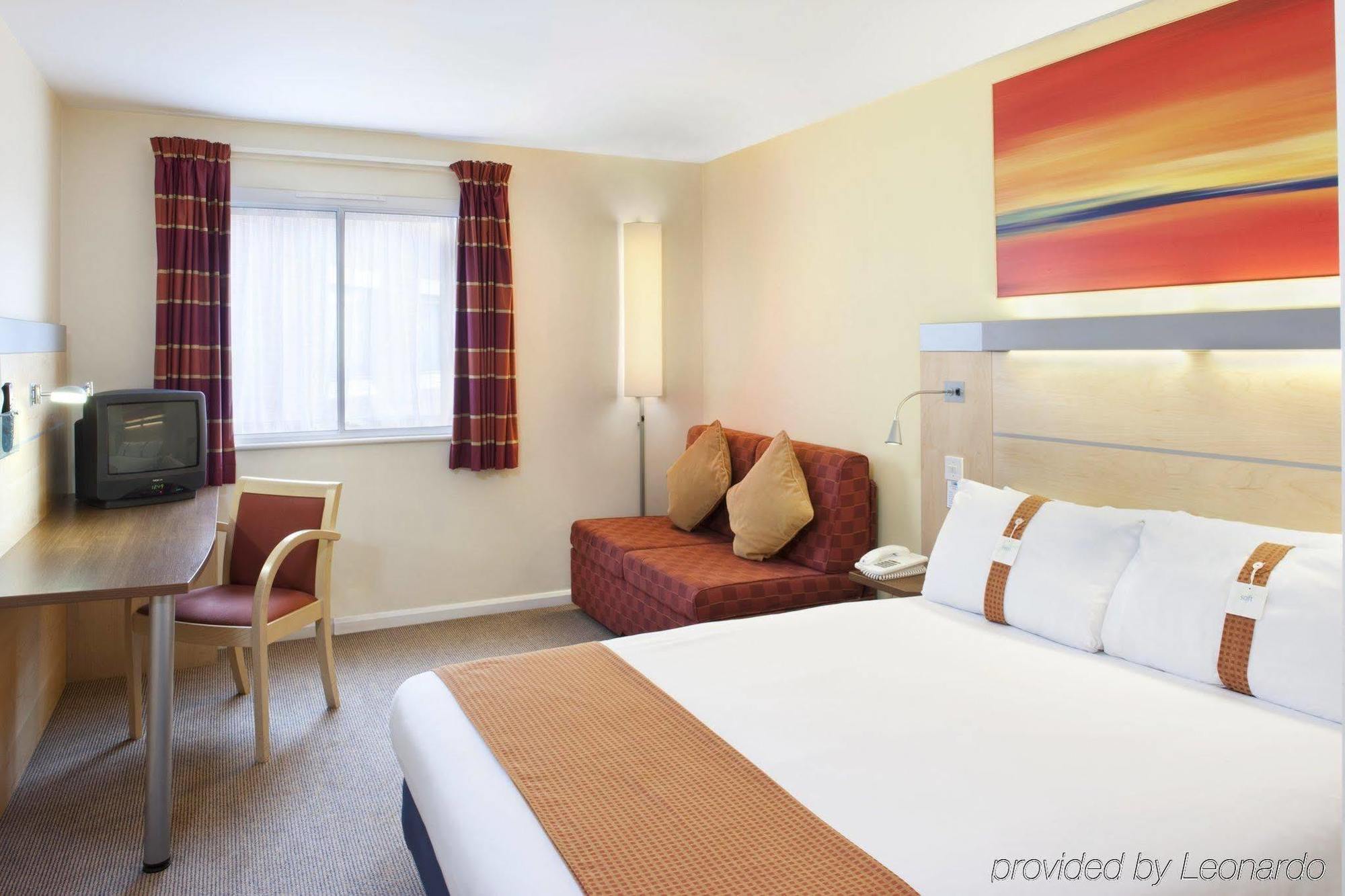 Holiday Inn Express Warwick - Stratford-Upon-Avon, An Ihg Hotel Extérieur photo