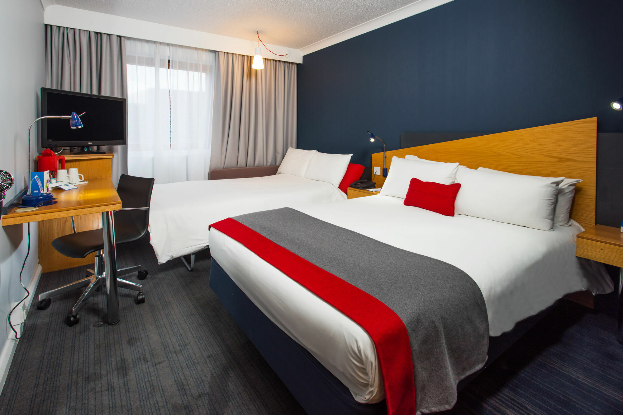 Holiday Inn Express Warwick - Stratford-Upon-Avon, An Ihg Hotel Extérieur photo