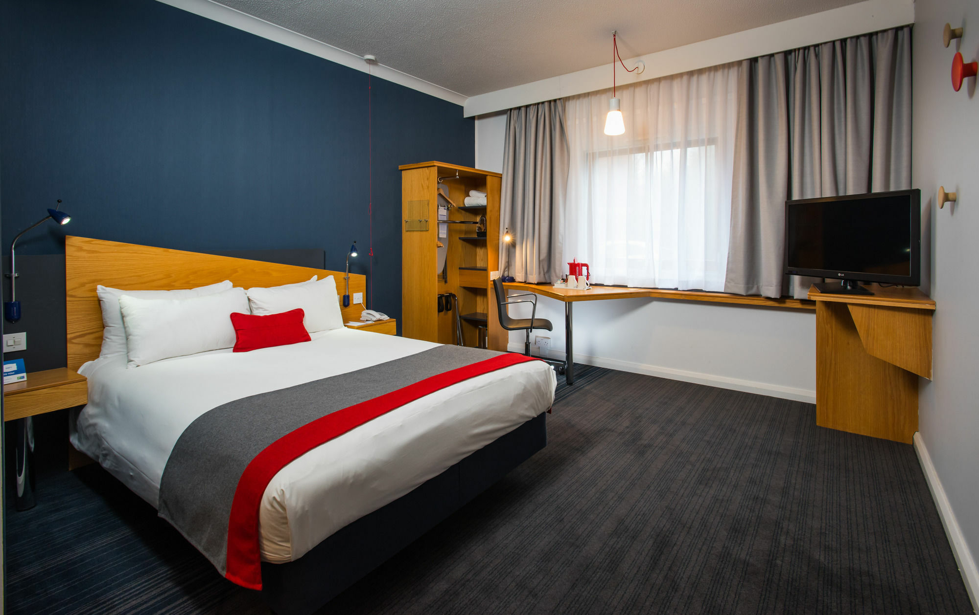 Holiday Inn Express Warwick - Stratford-Upon-Avon, An Ihg Hotel Extérieur photo