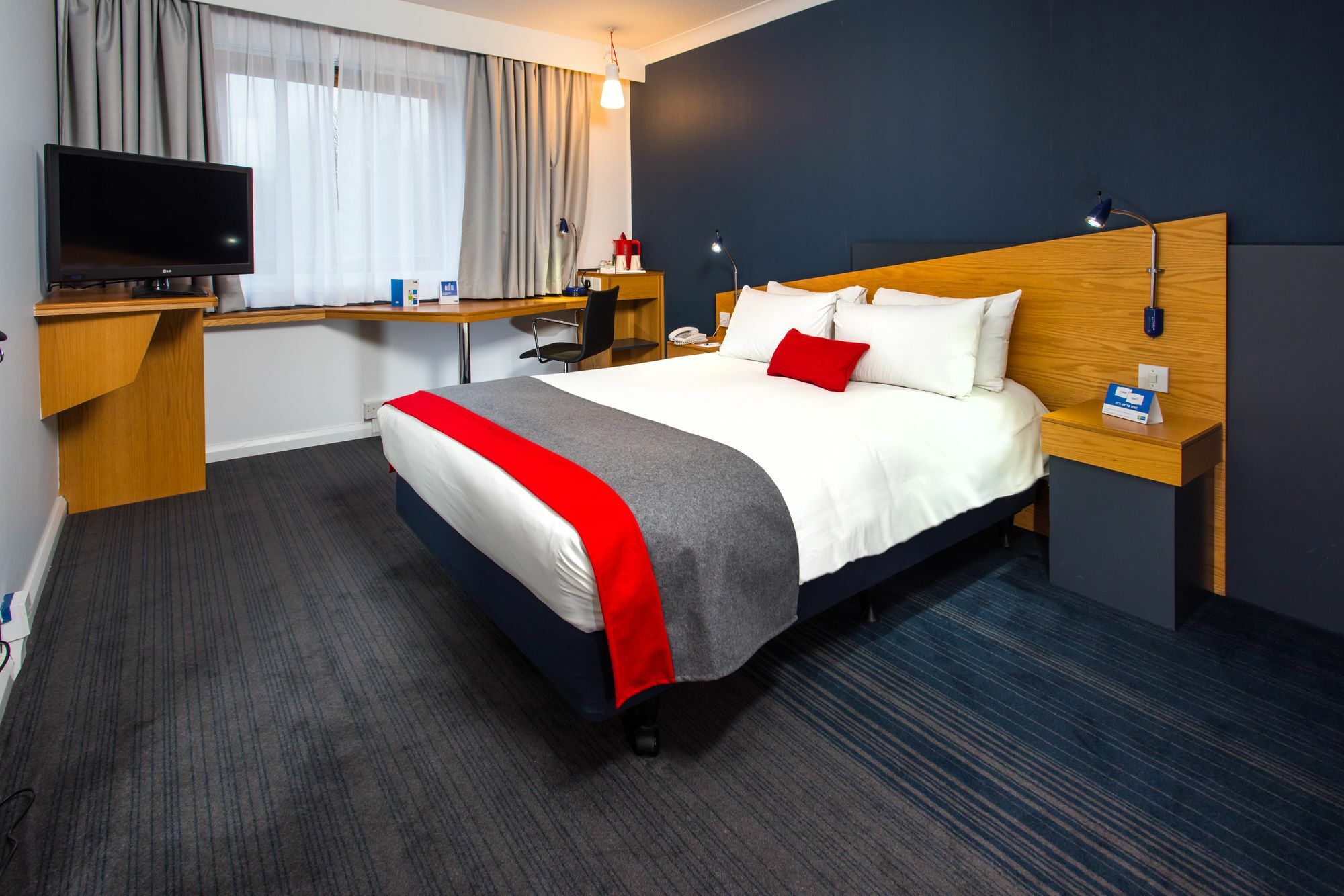 Holiday Inn Express Warwick - Stratford-Upon-Avon, An Ihg Hotel Extérieur photo